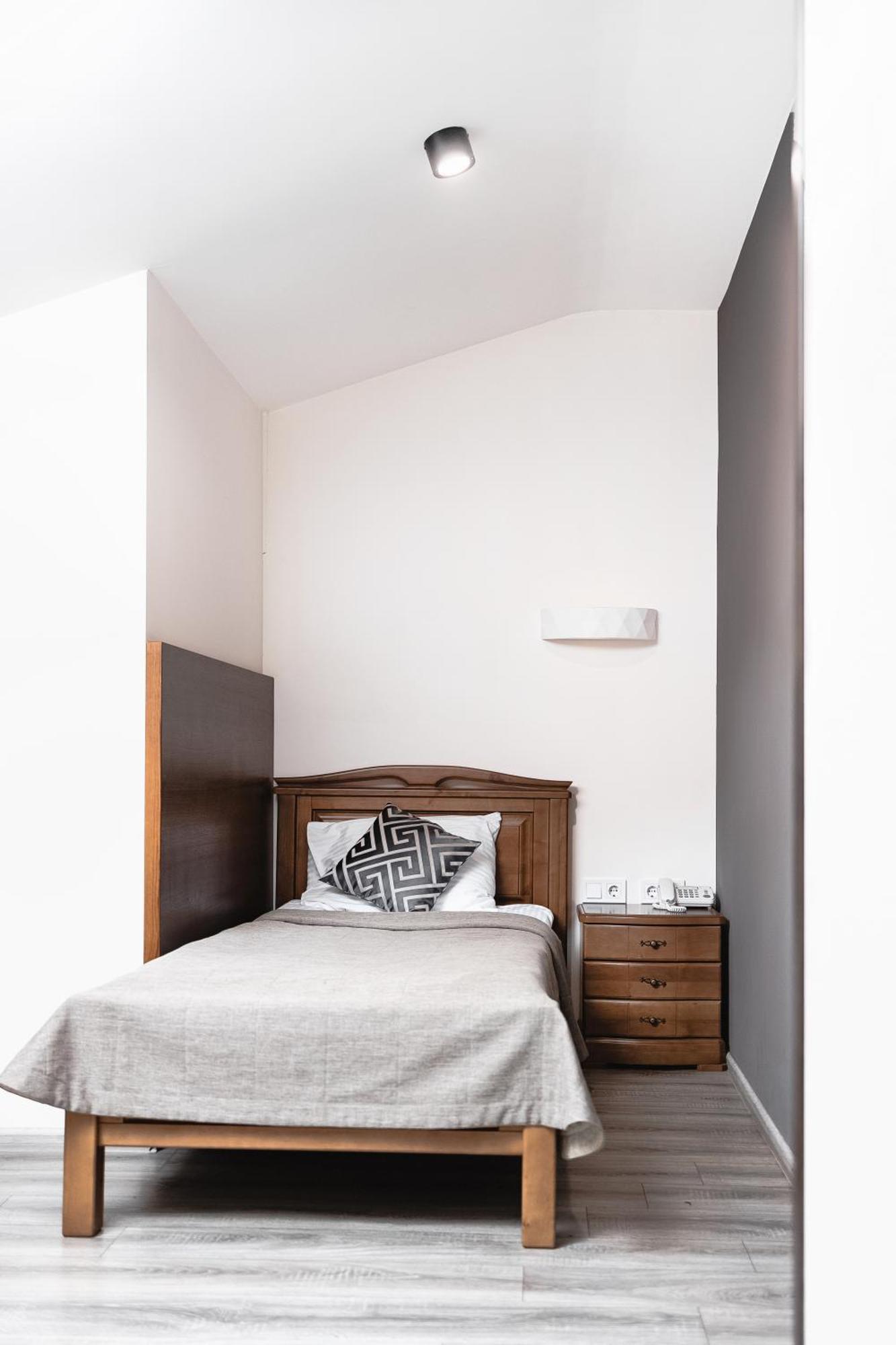 Geography Hotel Veresneve Bagian luar foto