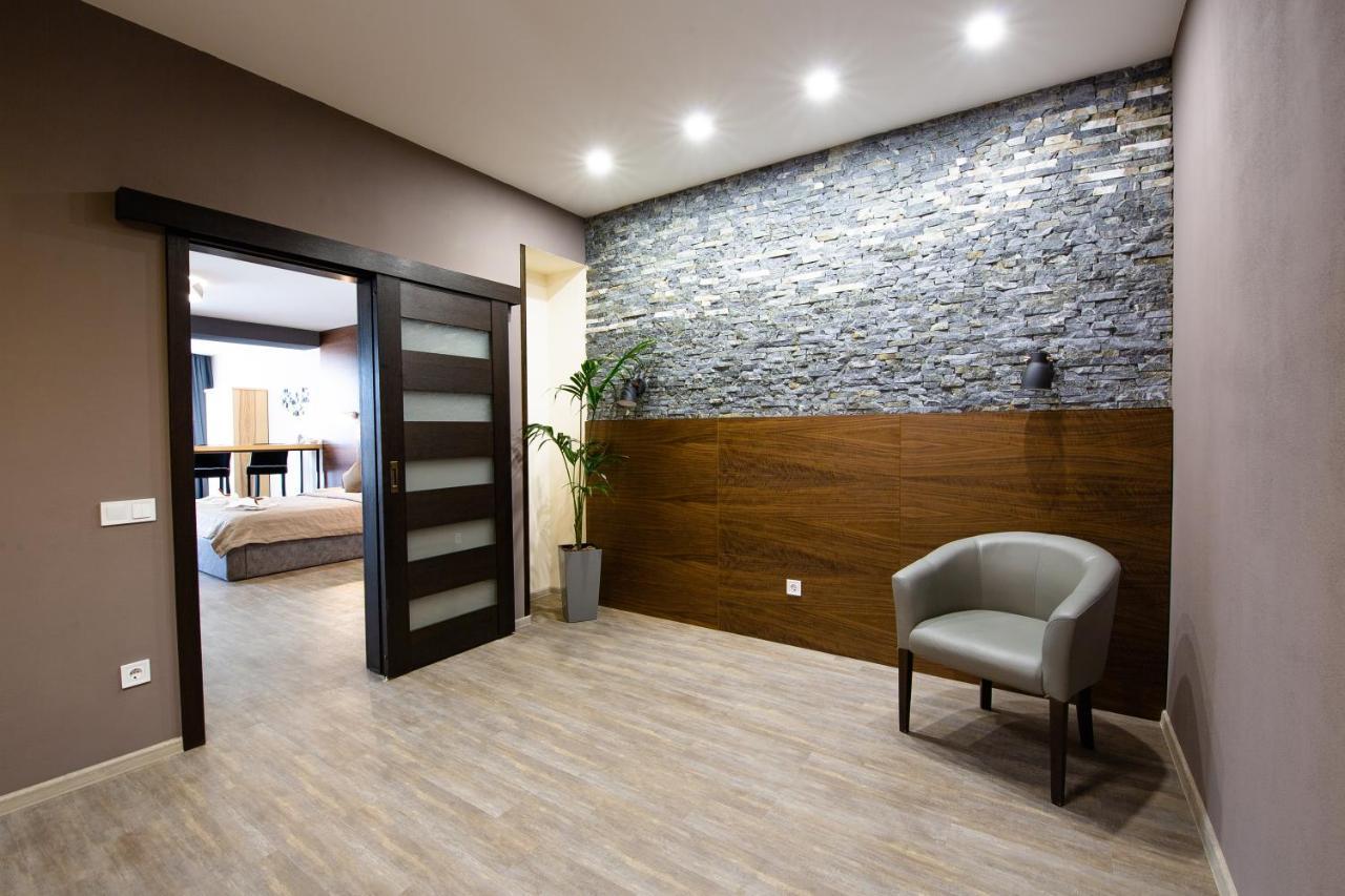 Geography Hotel Veresneve Bagian luar foto