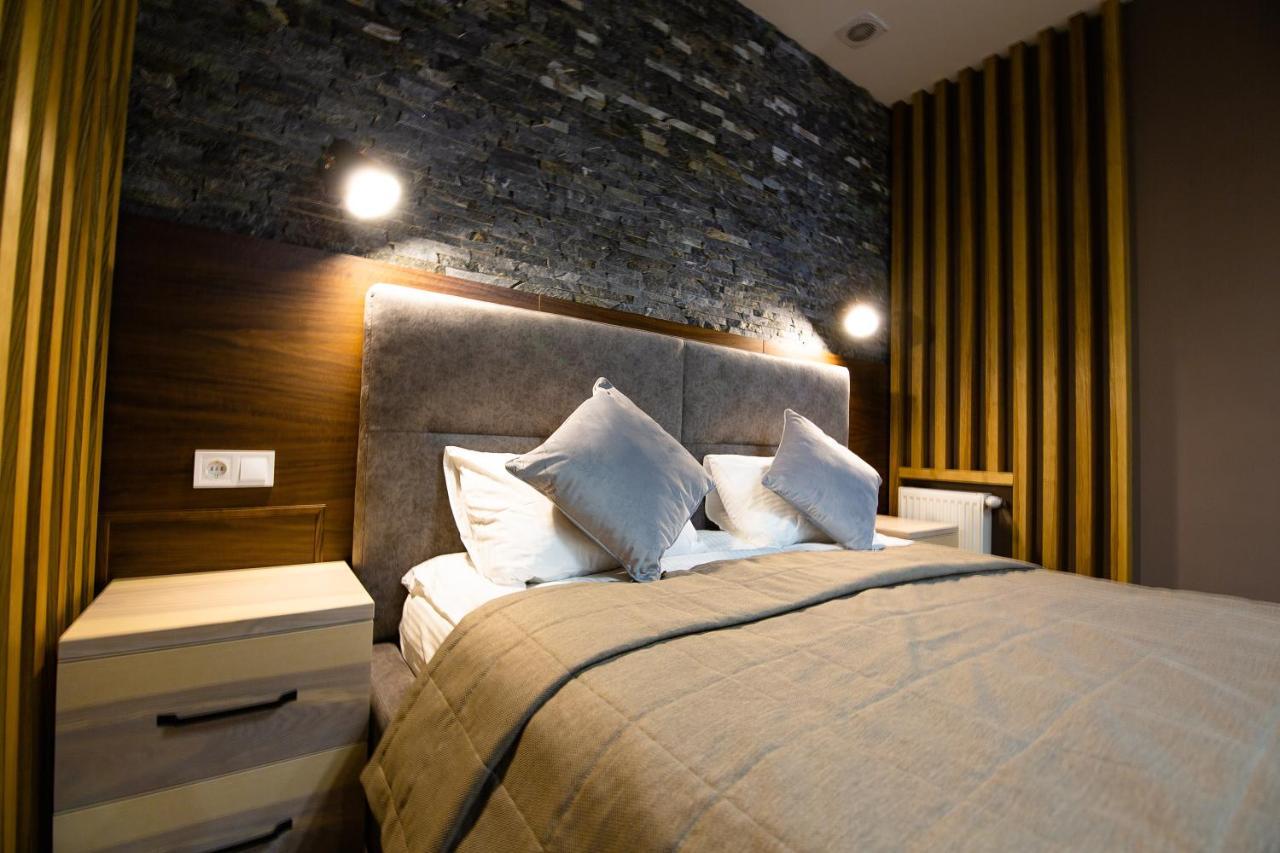 Geography Hotel Veresneve Bagian luar foto
